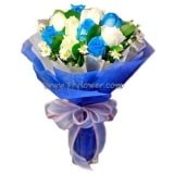12 Blue and White Roses