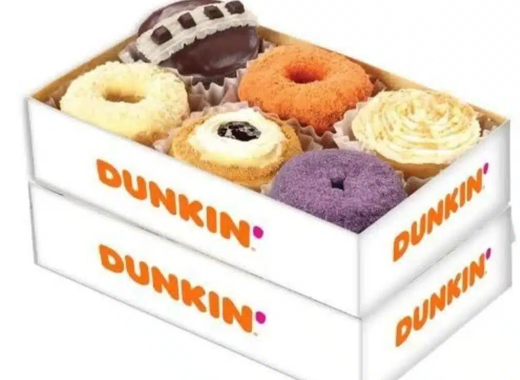 Send flowers to Philippines, Flower delivery Philippines, Send roses to Philippines Flower shop Philippines Dunkin Box of 12 Premium